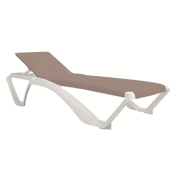 Tumbona resina apilable Acqua.